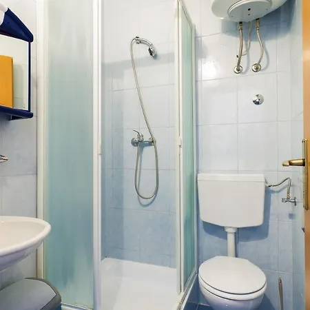With A Parking Space Stinjan, - 13776 Apartman Póla