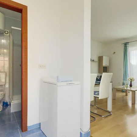 Apartman With A Parking Space Stinjan, - 13776 Póla