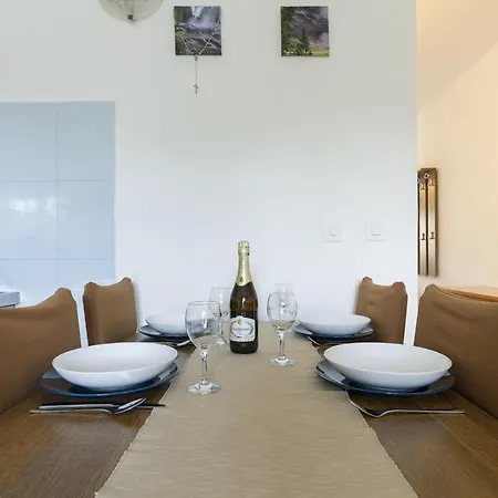 With A Parking Space Stinjan, - 13776 Apartman *