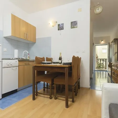 With A Parking Space Stinjan, - 13776 *