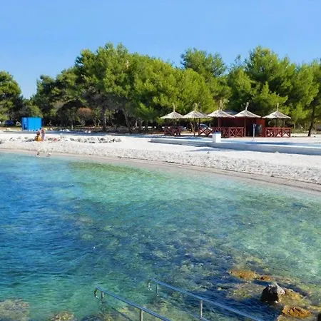 With A Parking Space Stinjan, - 13776 *