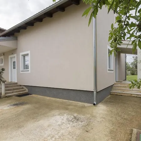 With A Parking Space Stinjan, - 13776 Apartament