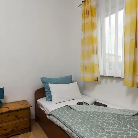 With A Parking Space Stinjan, - 13776