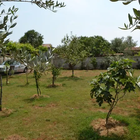 With A Parking Space Stinjan, - 13776 *