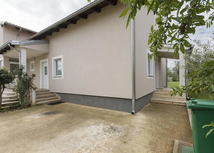 With A Parking Space Stinjan, - 13776 Apartament